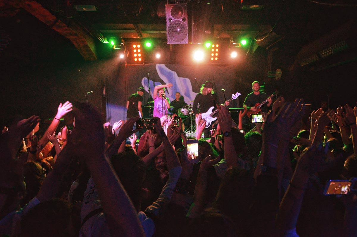 Tonight Alive - Sala Cats, Madrid.