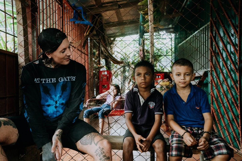 oli sykes costa rica